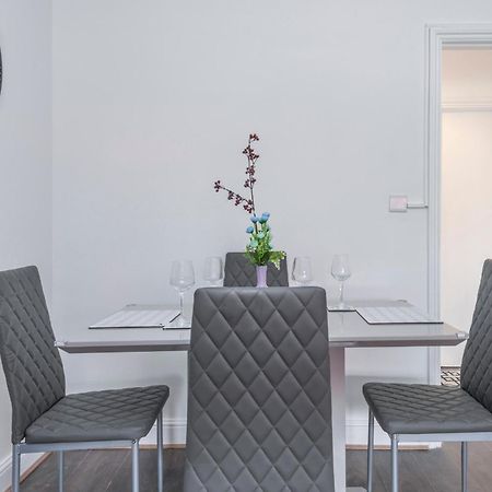 Modern Family Home W/Wi-Fi, Netflix, Self Check-In London Eksteriør billede