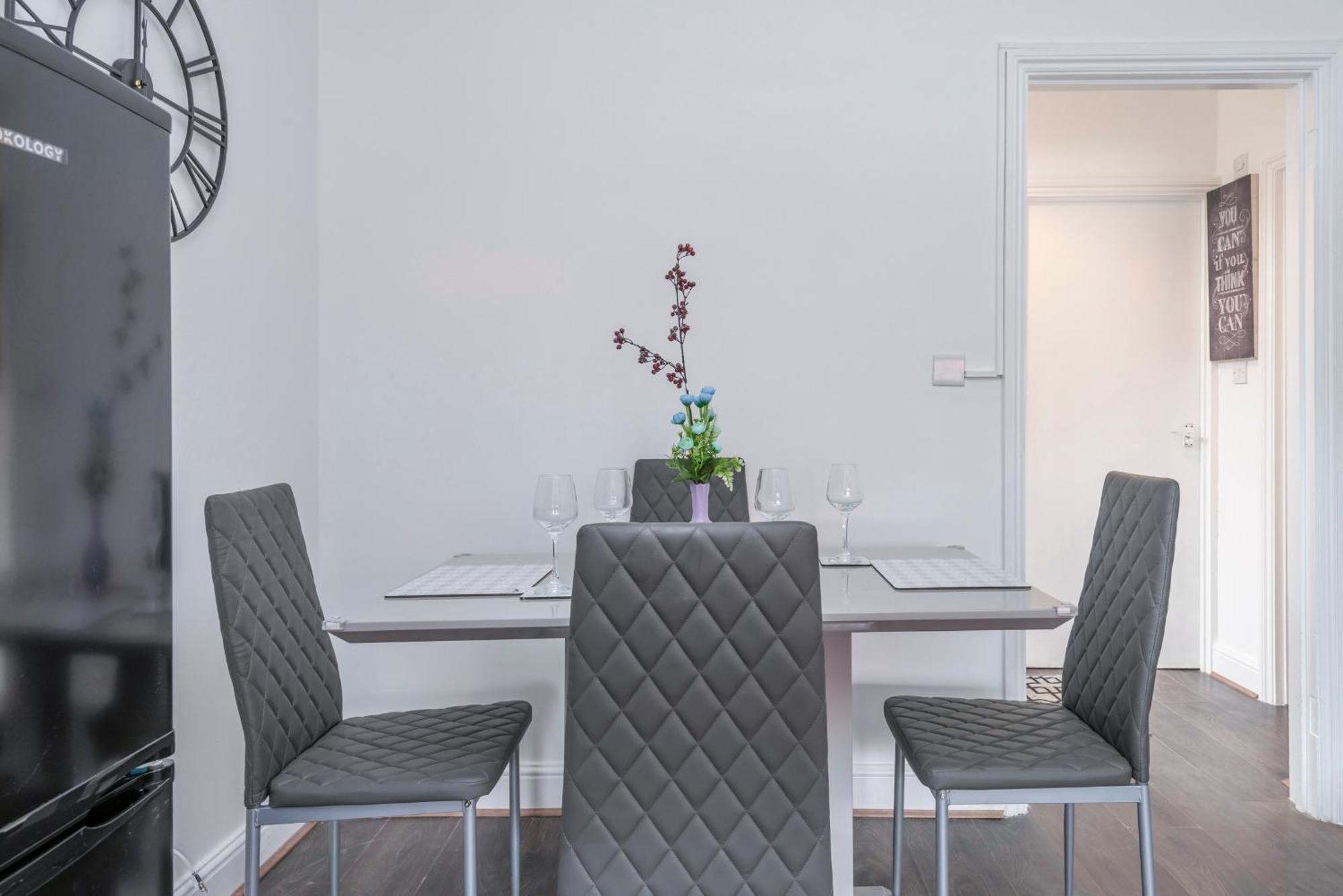 Modern Family Home W/Wi-Fi, Netflix, Self Check-In London Eksteriør billede