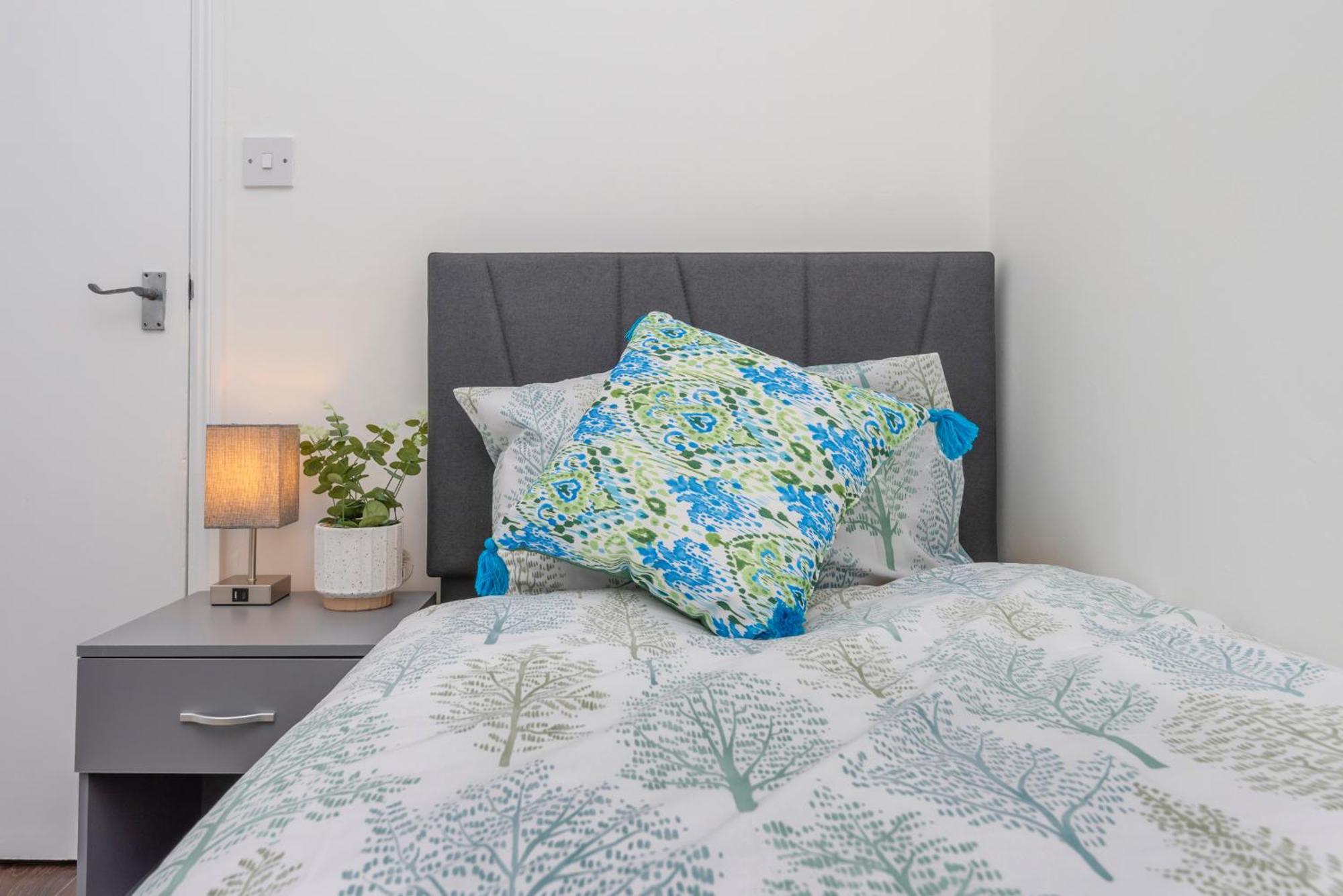 Modern Family Home W/Wi-Fi, Netflix, Self Check-In London Eksteriør billede