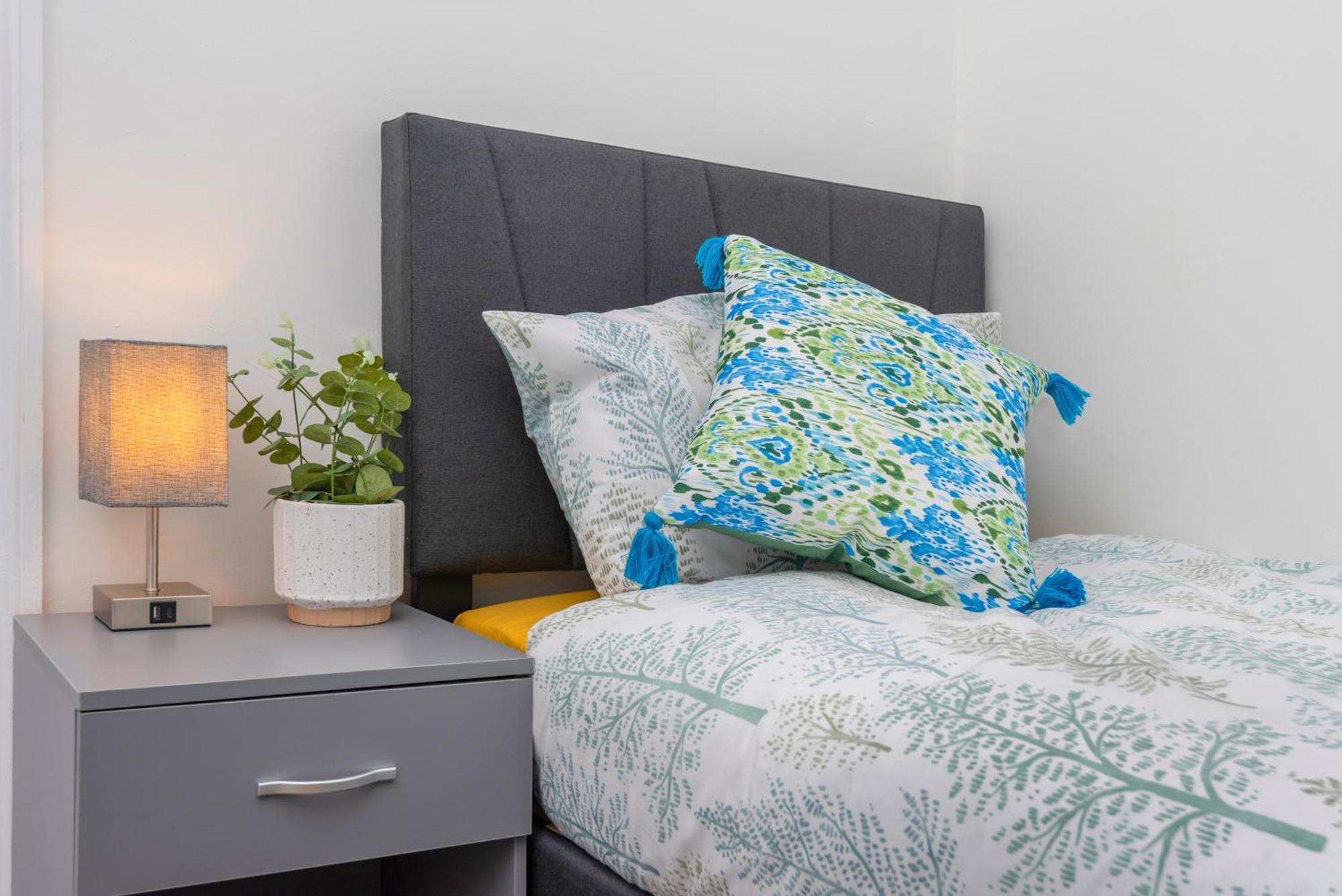 Modern Family Home W/Wi-Fi, Netflix, Self Check-In London Eksteriør billede